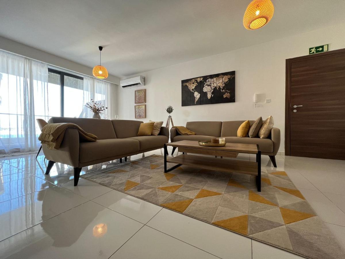 Brand New Apartment 2 Mins From Seafront 세인트폴스베이 외부 사진