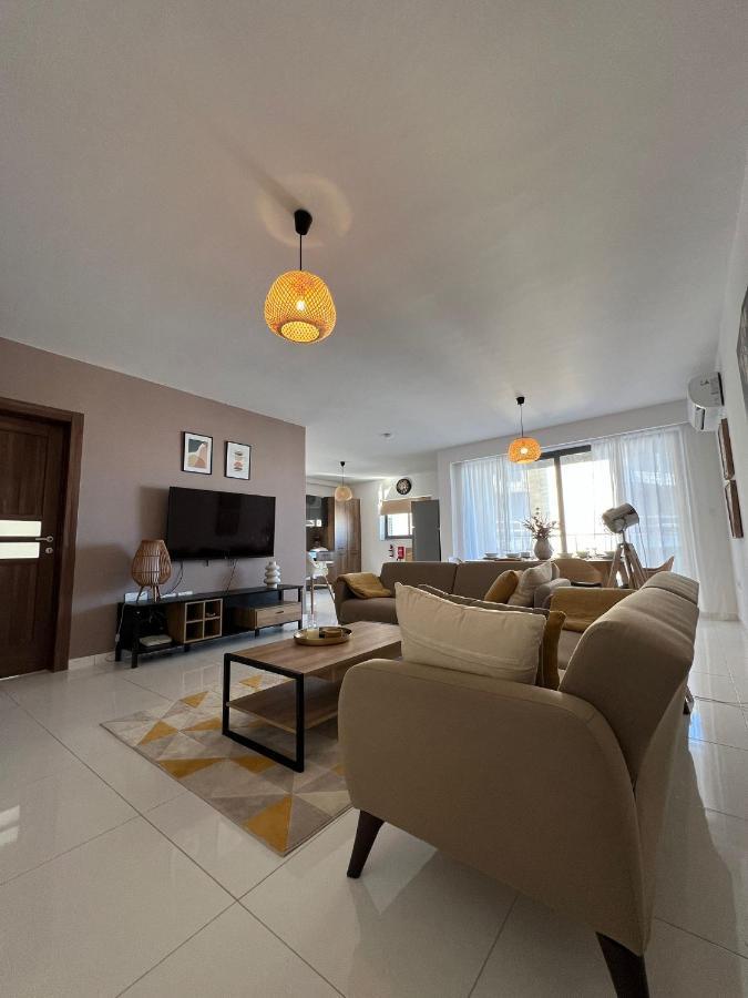 Brand New Apartment 2 Mins From Seafront 세인트폴스베이 외부 사진