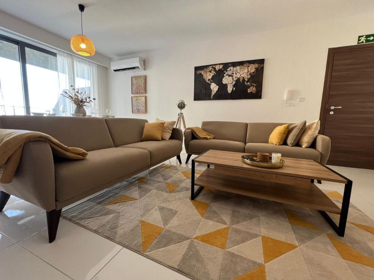Brand New Apartment 2 Mins From Seafront 세인트폴스베이 외부 사진