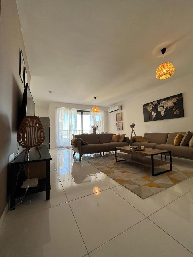Brand New Apartment 2 Mins From Seafront 세인트폴스베이 외부 사진